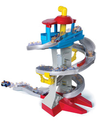 Paw Patrol, True Metal Adventure Bay Rescue Way Playset con 2 vehículos exclusivos, escala 1:55